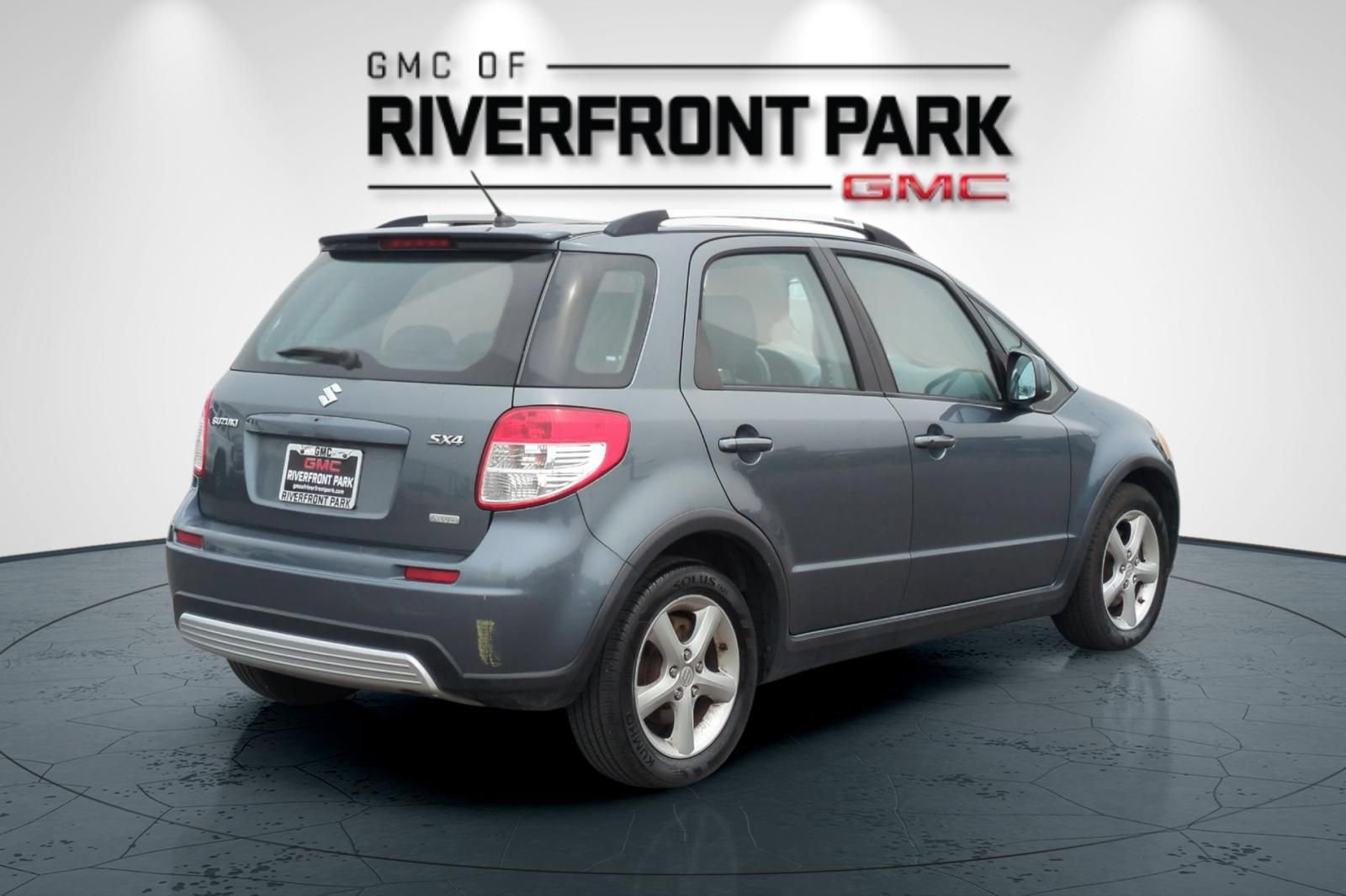 Used 2009 Suzuki SX4 AWD Hatchback w/ Touring Pkg image 3