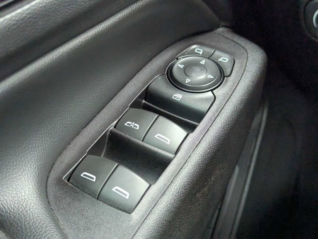 Used 2018 Chevrolet Equinox Premier FWD image 26