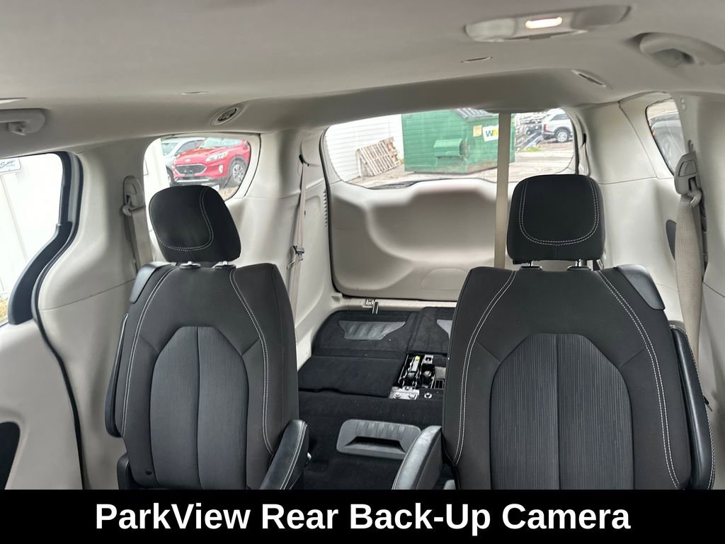 Used 2023 Chrysler Voyager LX FWD image 17