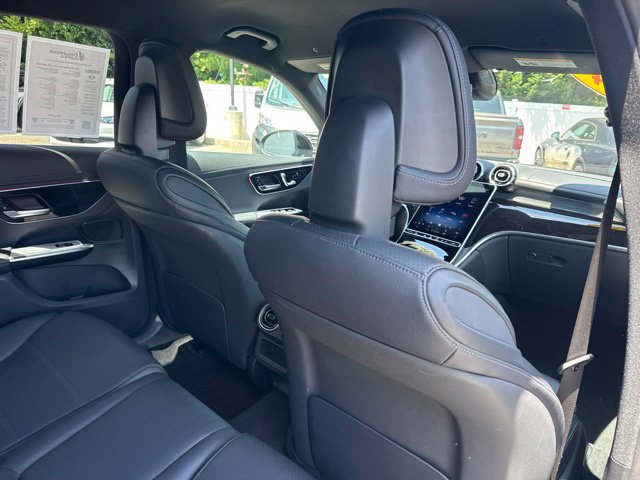 Used 2024 Mercedes-Benz GLC 300 4MATIC image 23