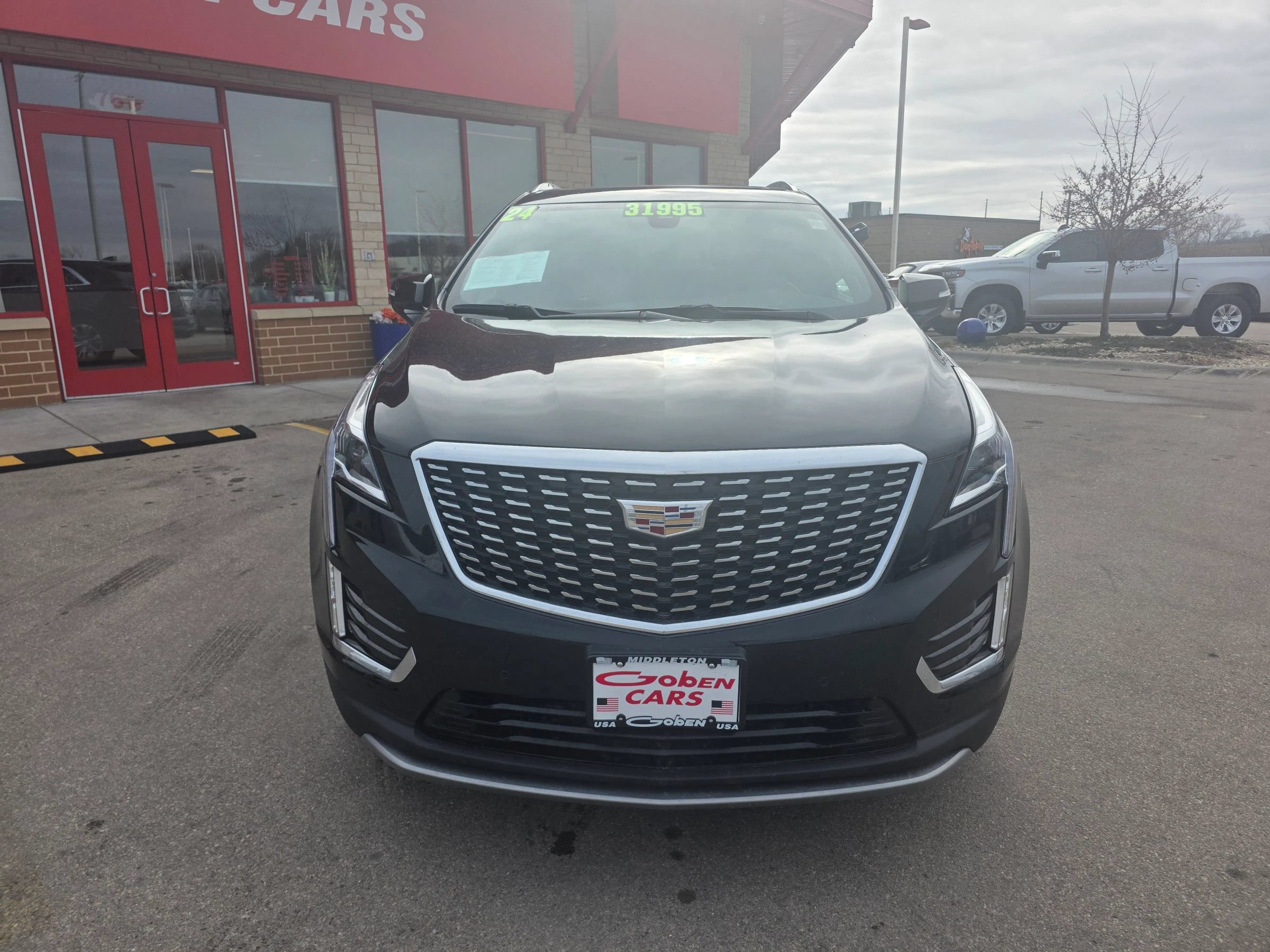 Used 2024 Cadillac XT5 Premium Luxury AWD/4WD image 2