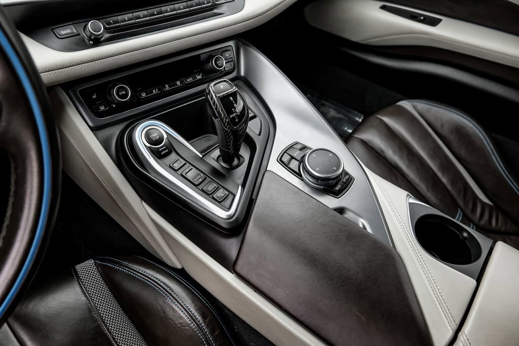 Used 2015 BMW i8 image 23