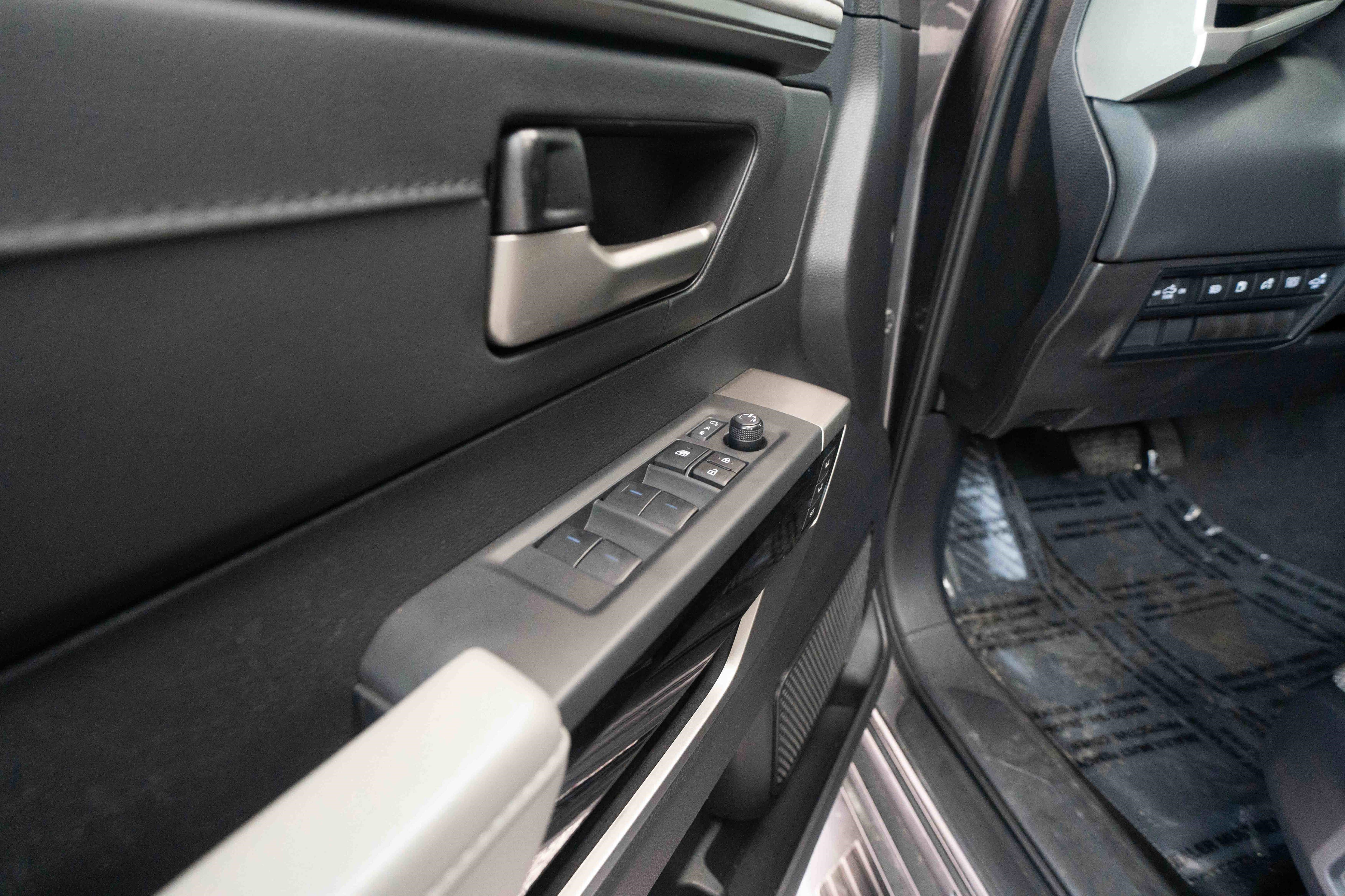 Used 2023 Toyota Tundra Limited image 7