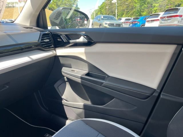 New 2026 Volkswagen Taos S FWD image 17