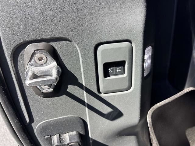 Used 2023 Land Rover Defender 110 X-Dynamic SE image 15