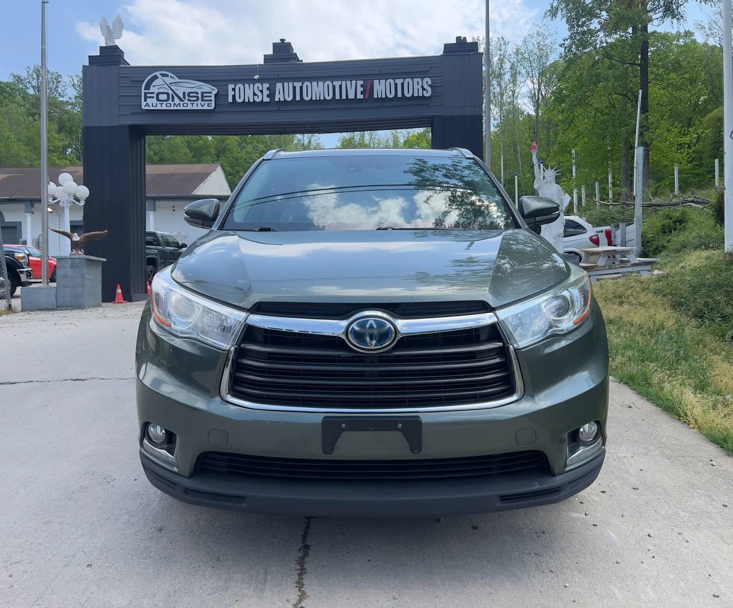 Used 2014 Toyota Highlander Limited Platinum AWD/4WD image 2