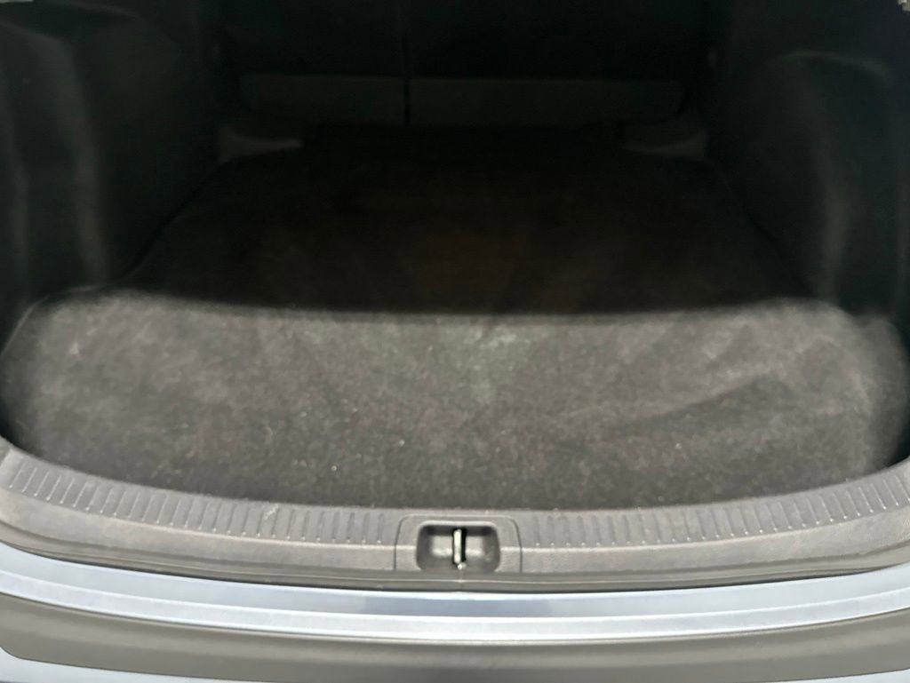 Used 2020 Toyota Corolla LE FWD image 18