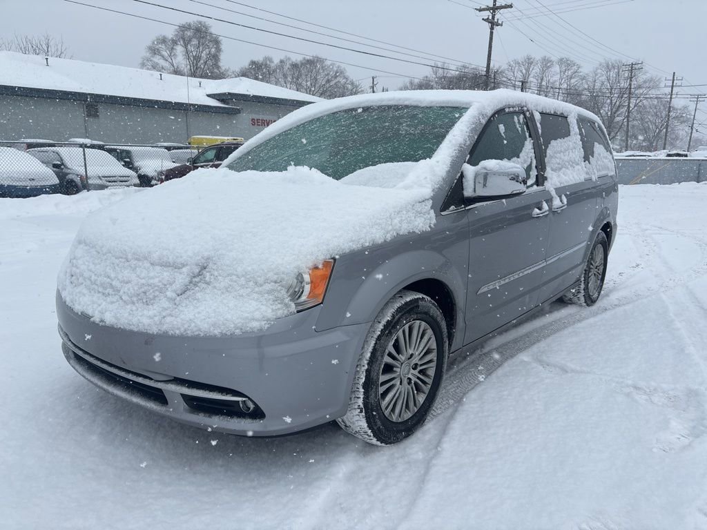 Used 2013 Chrysler Town & Country Touring-L w/ Driver Convenience Group