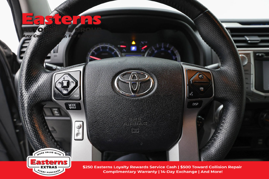 Used 2017 Toyota 4Runner SR5 AWD/4WD image 11