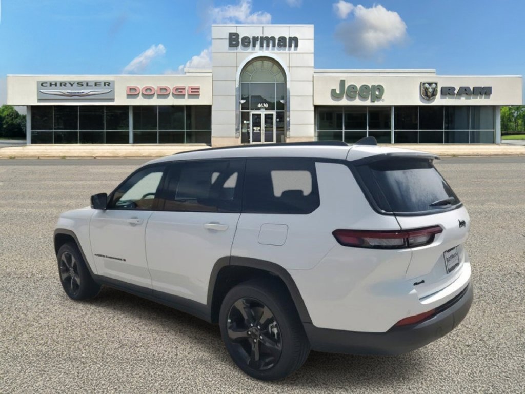 Used 2025 Jeep Grand Cherokee L Altitude AWD/4WD image 7
