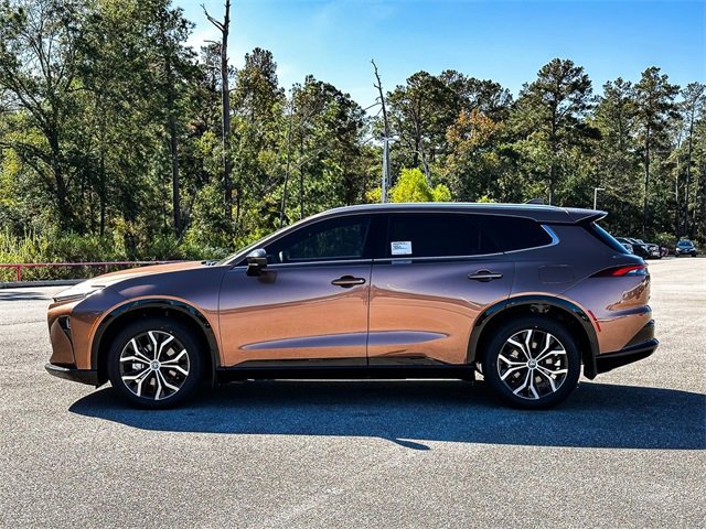 New 2025 Toyota Crown Signia XLE image 5