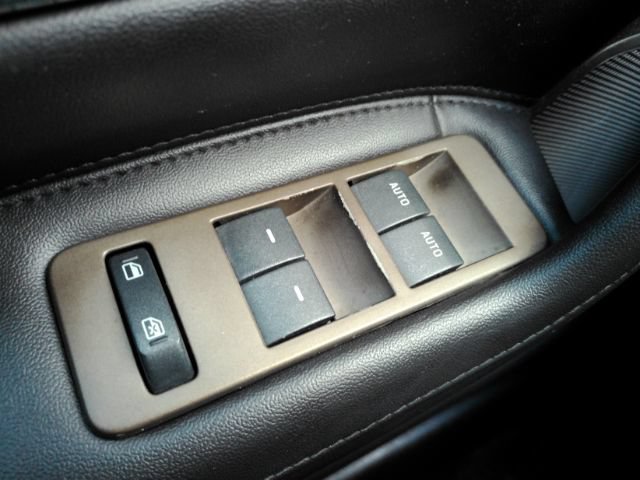 Used 2013 Lincoln MKX FWD image 32