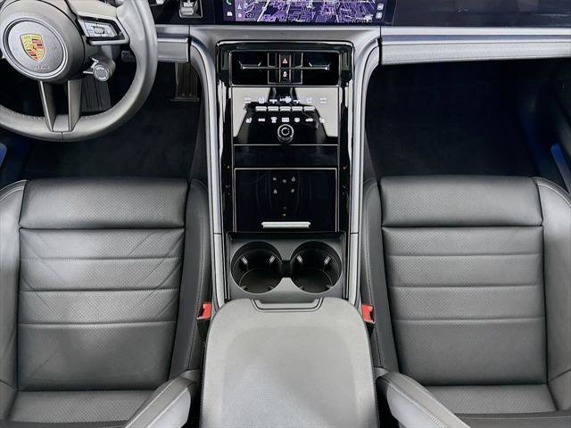 Used 2025 Porsche Panamera RWD image 17