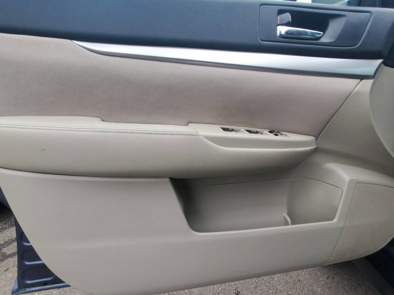 Used 2014 Subaru Outback 2.5i Premium AWD/4WD image 13