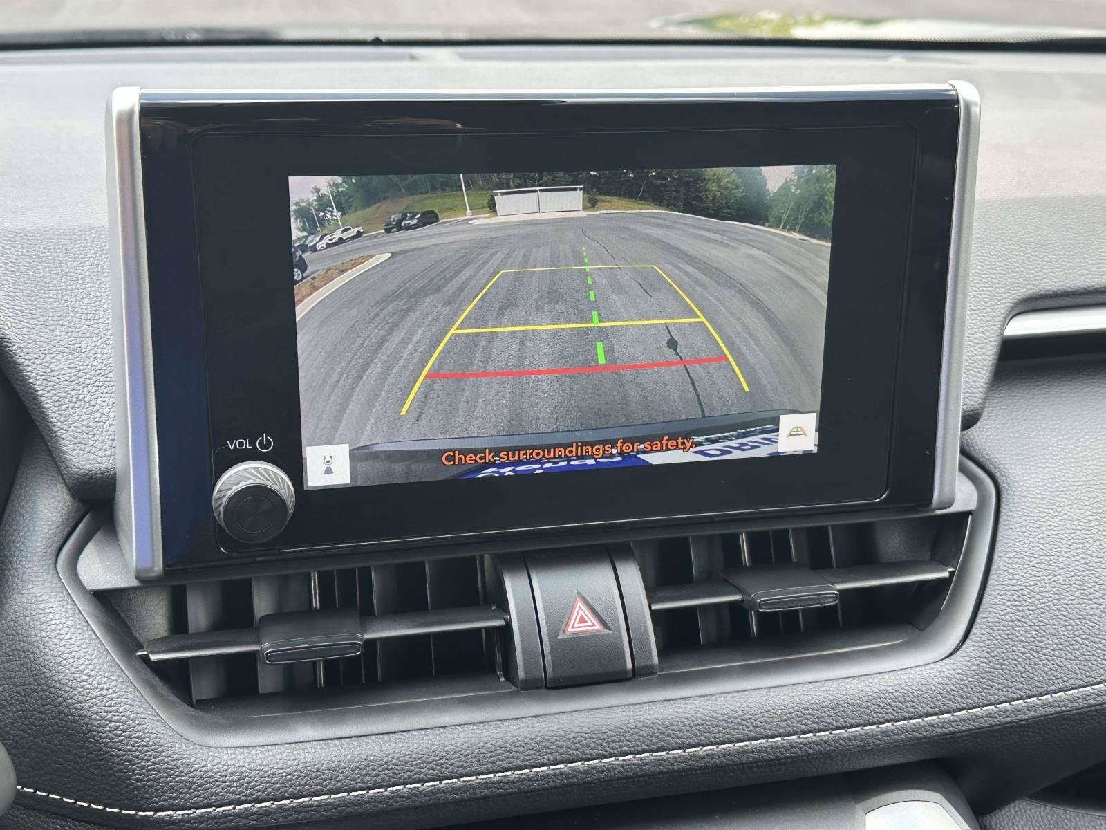 Used 2025 Toyota RAV4 XLE FWD image 20