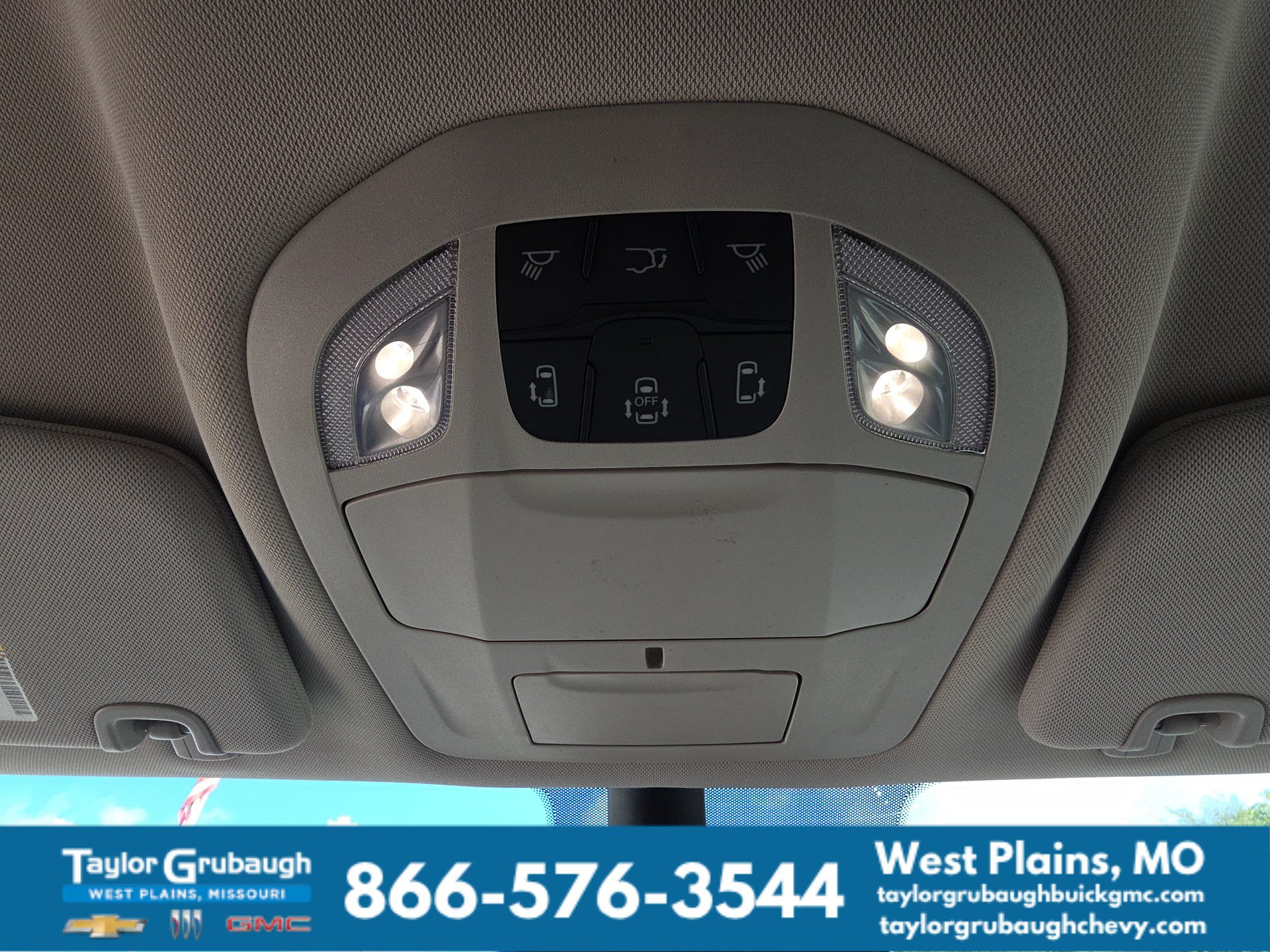 Used 2023 Chrysler Pacifica Touring-L FWD image 24