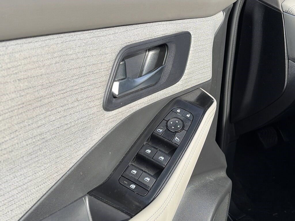 Certified 2023 Nissan Rogue SV image 26