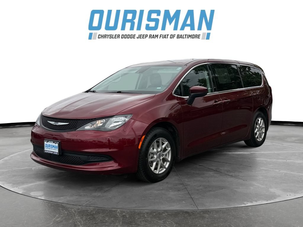 Used 2023 Chrysler Voyager LX FWD image 2