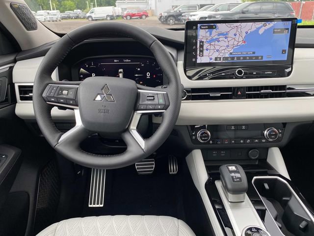 New 2025 Mitsubishi Outlander AWD image 9