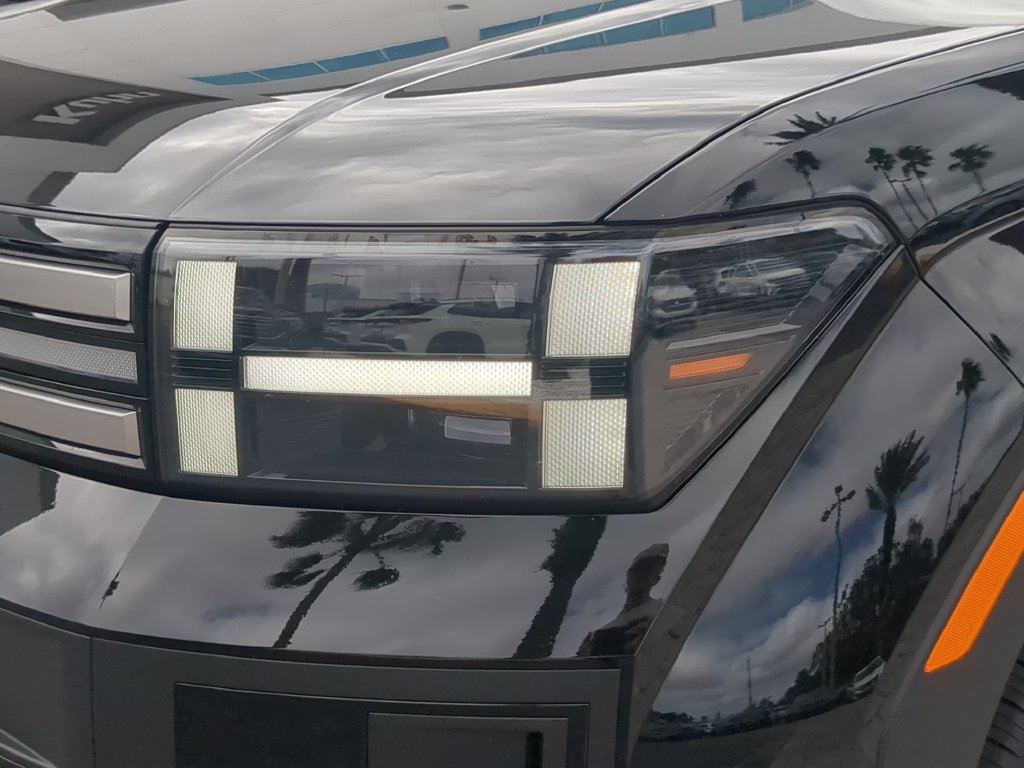Used 2025 Hyundai Santa Fe SEL FWD image 6