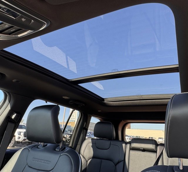 New 2025 Jeep Grand Cherokee Overland w/ Luxury Tech Group IV image 15