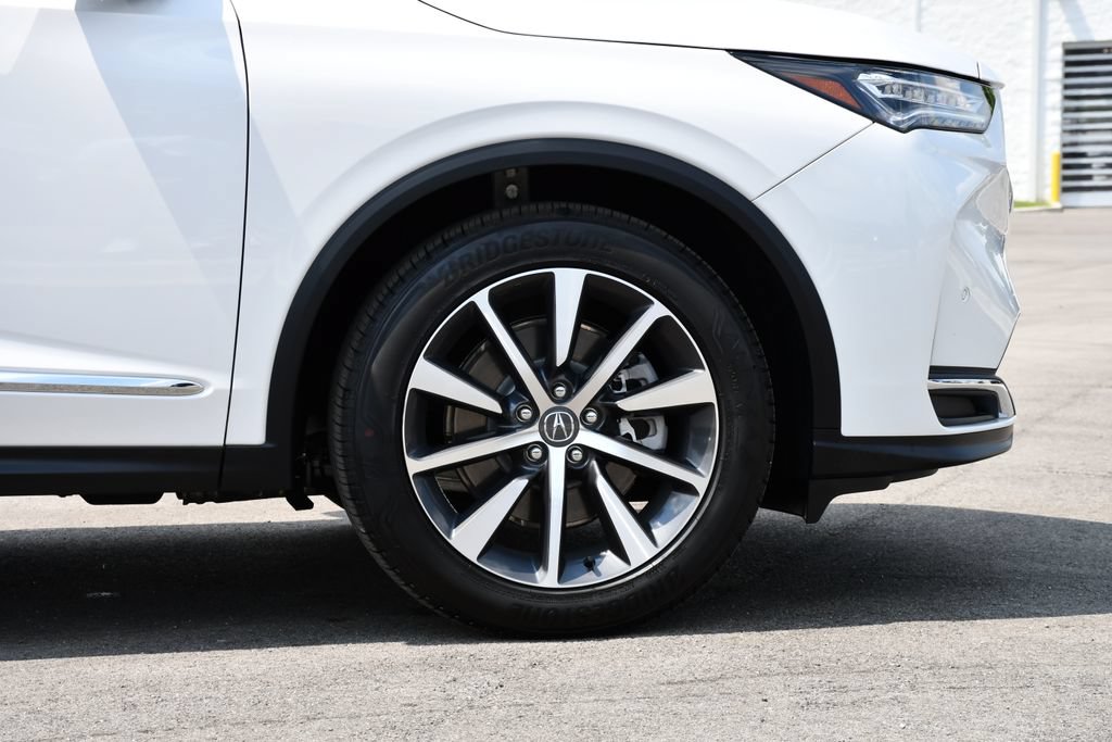 Certified 2026 Acura MDX w/ Technology Package AWD/4WD image 9