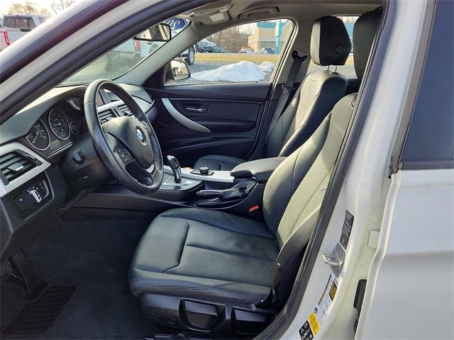 Used 2018 BMW 320i xDrive Sedan image 8