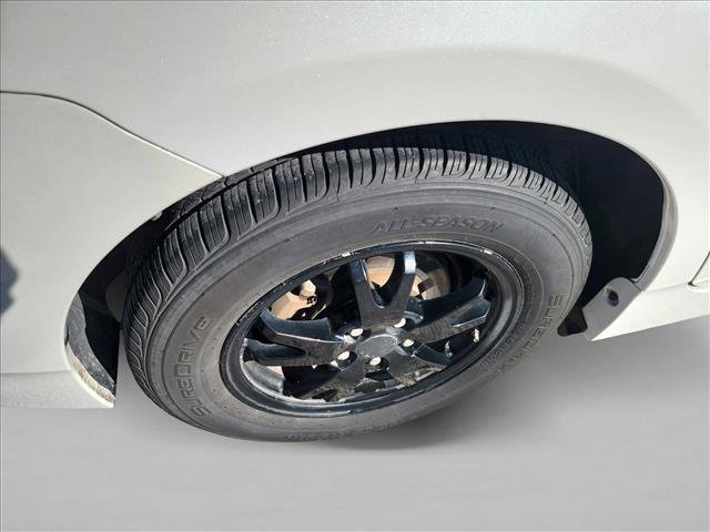 Used 2014 Toyota Prius Three image 11