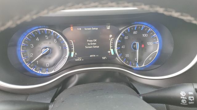 Certified 2024 Chrysler Pacifica Touring-L FWD image 12