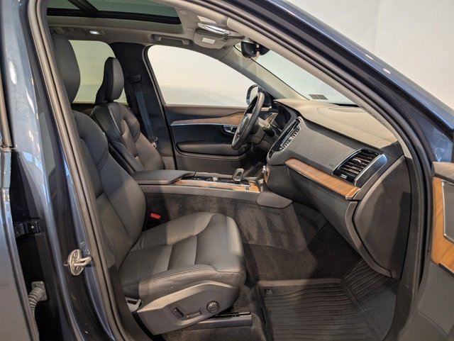 Used 2024 Volvo XC90 B6 Plus w/ Protection Package Premier image 31