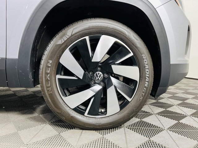Used 2024 Volkswagen Atlas Cross Sport SE image 6