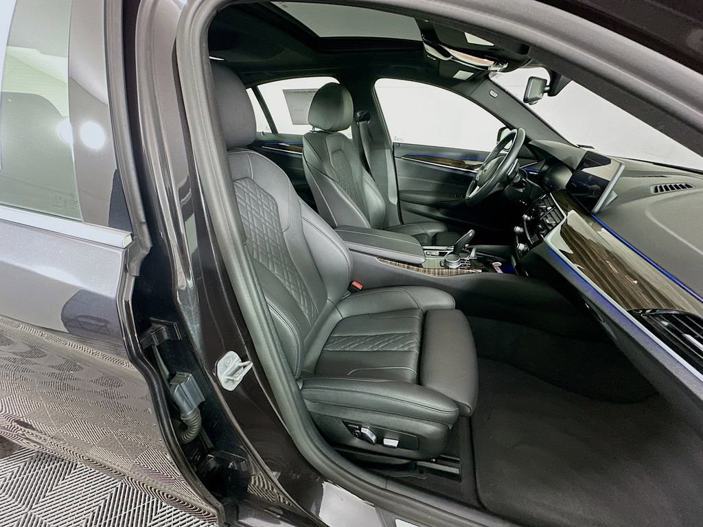 Used 2021 BMW 530i xDrive w/ Convenience Package image 36