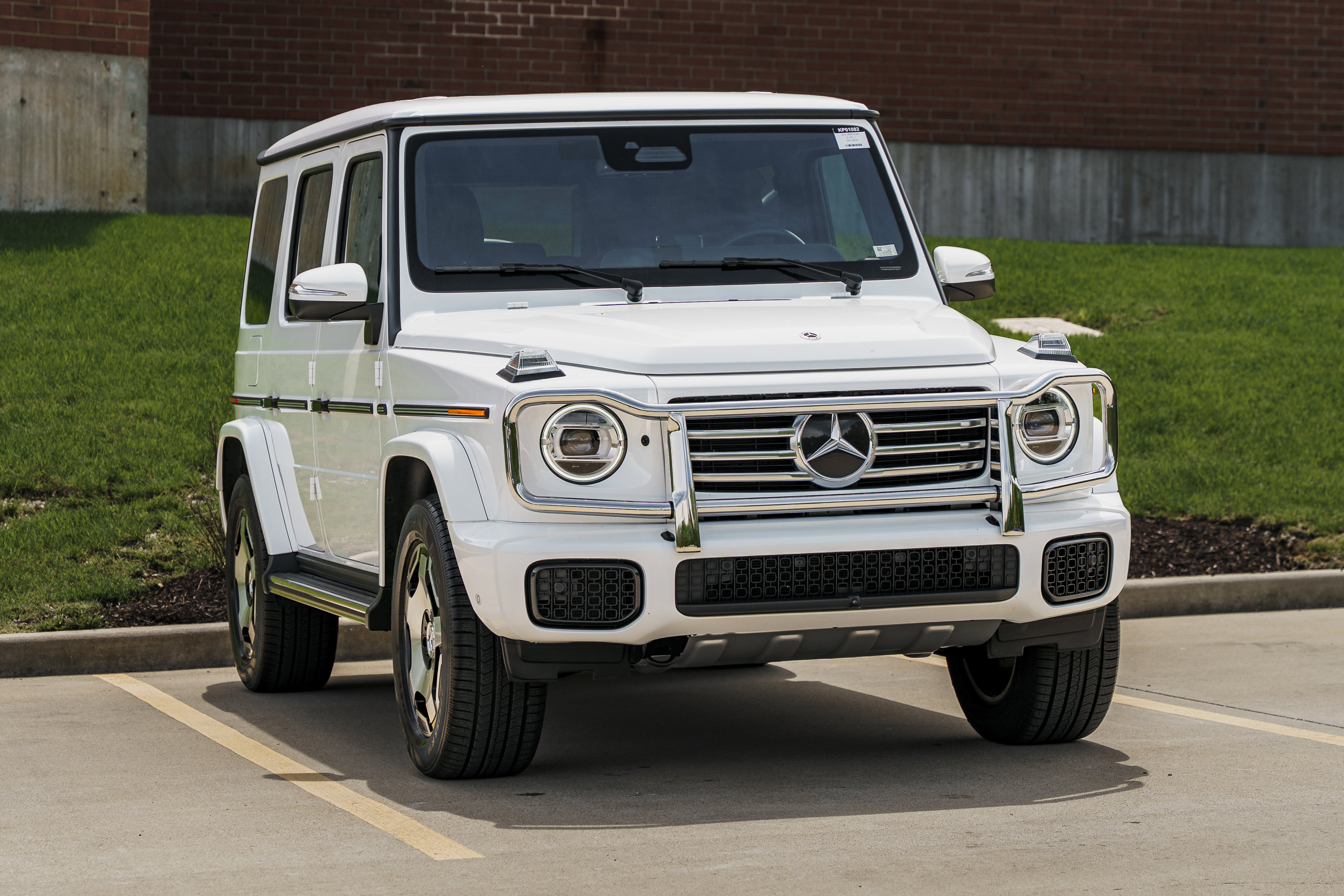 Used 2025 Mercedes-Benz G 550 image 2