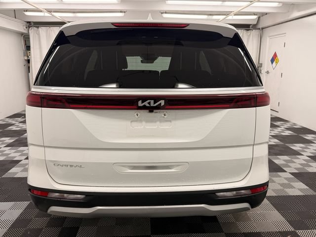 Certified 2024 Kia Carnival EX FWD image 4