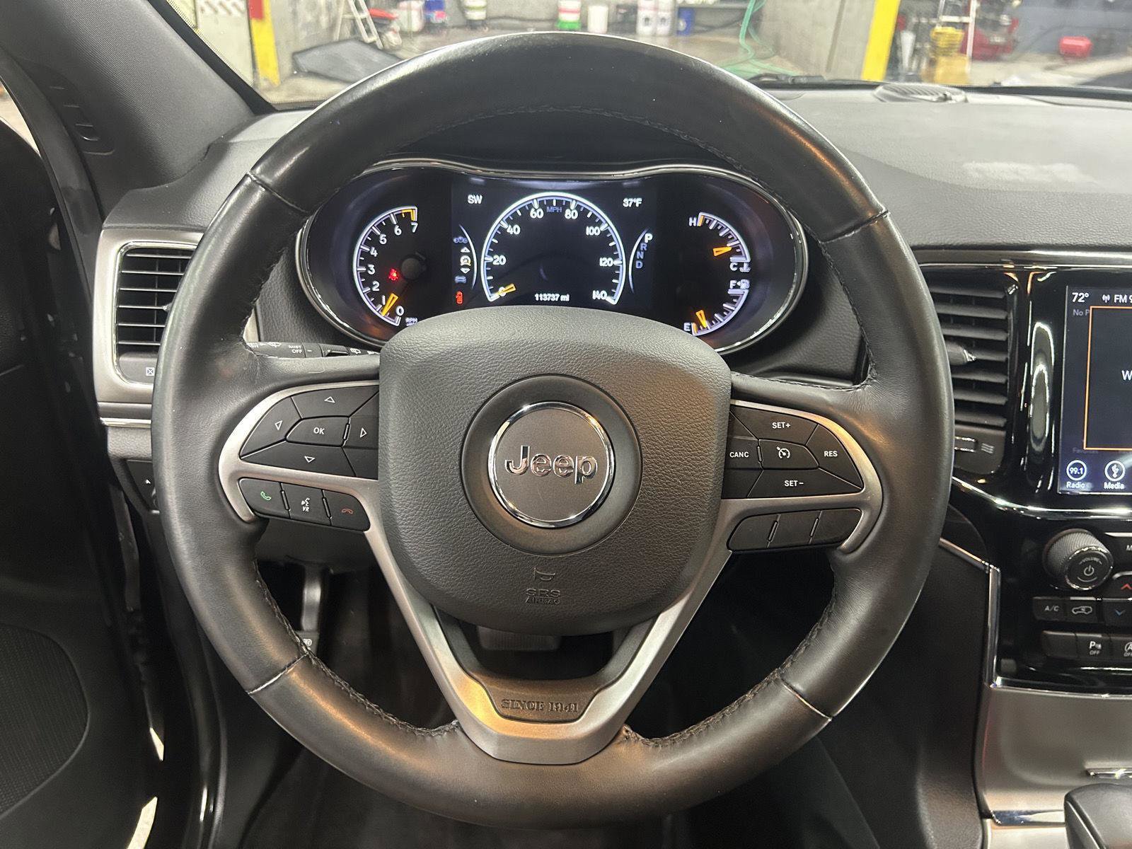 Used 2019 Jeep Grand Cherokee Limited w/ Luxury Group II image 16