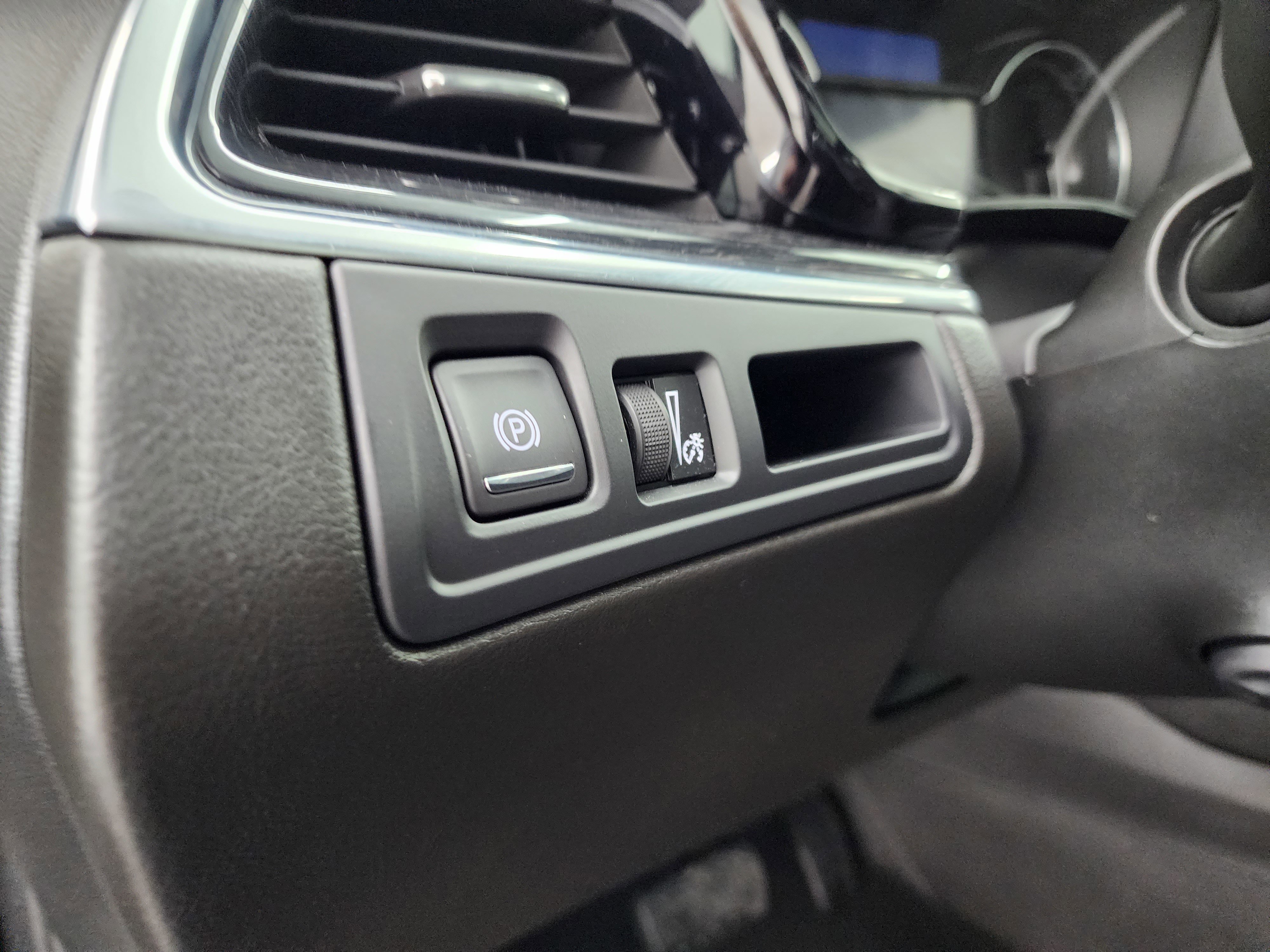 Used 2020 Cadillac XT5 Premium Luxury image 41