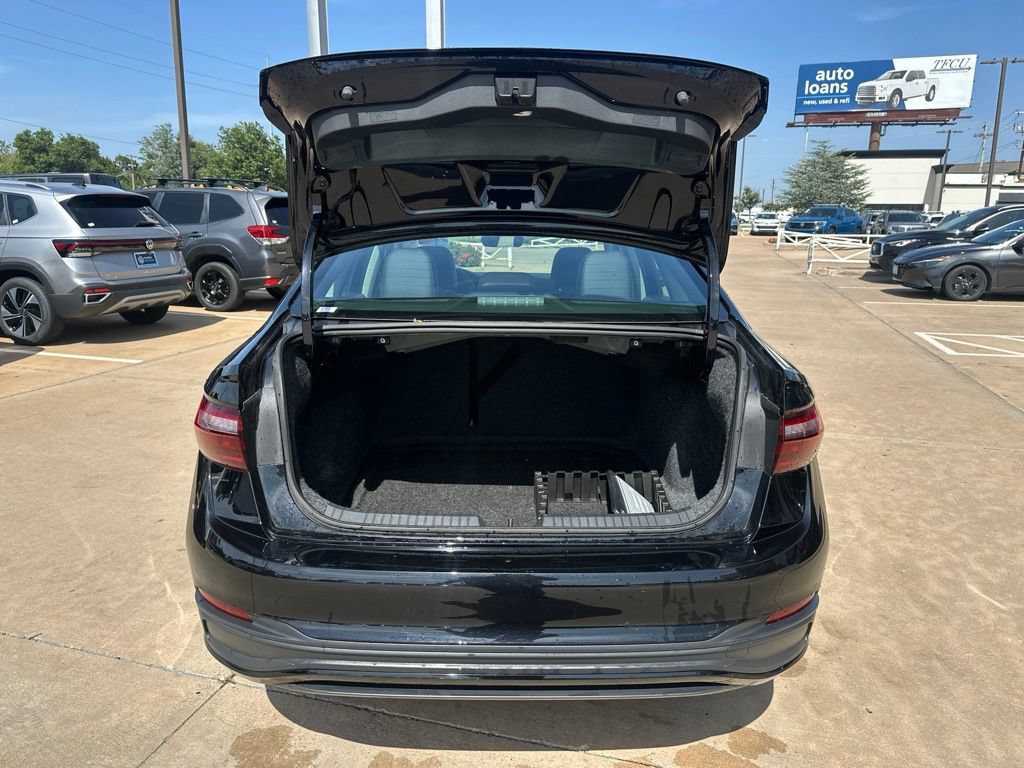 Used 2024 Volkswagen Jetta SE w/ Panoramic Sunroof Package FWD image 15