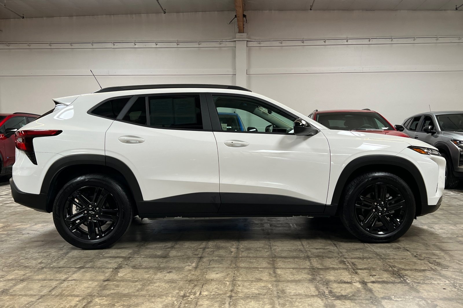 Used 2024 Chevrolet Trax ACTIV w/ Sunroof Package image 3