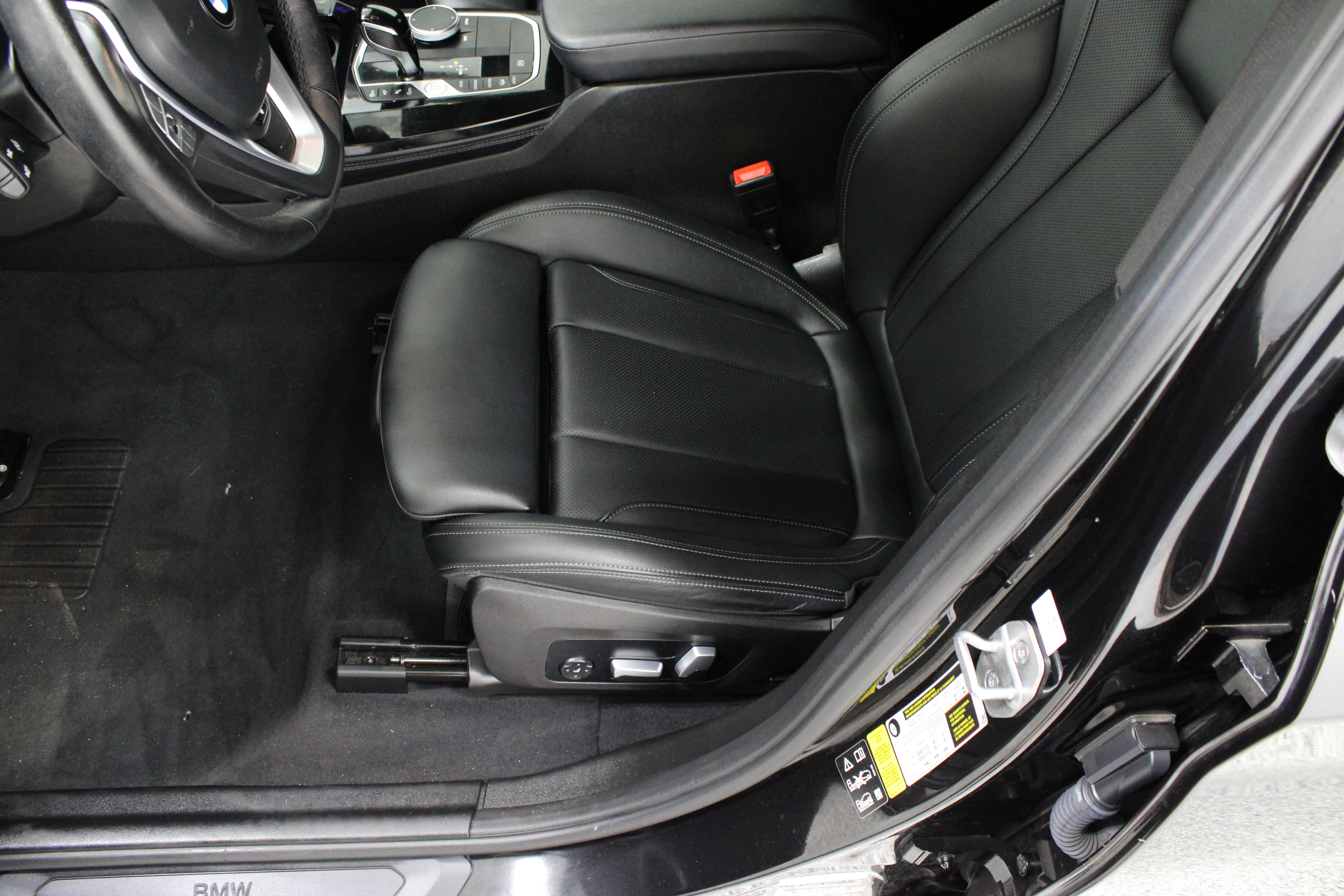 Used 2023 BMW X4 xDrive30i AWD/4WD image 15