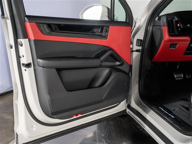 New 2026 Porsche Cayenne GTS AWD/4WD image 25