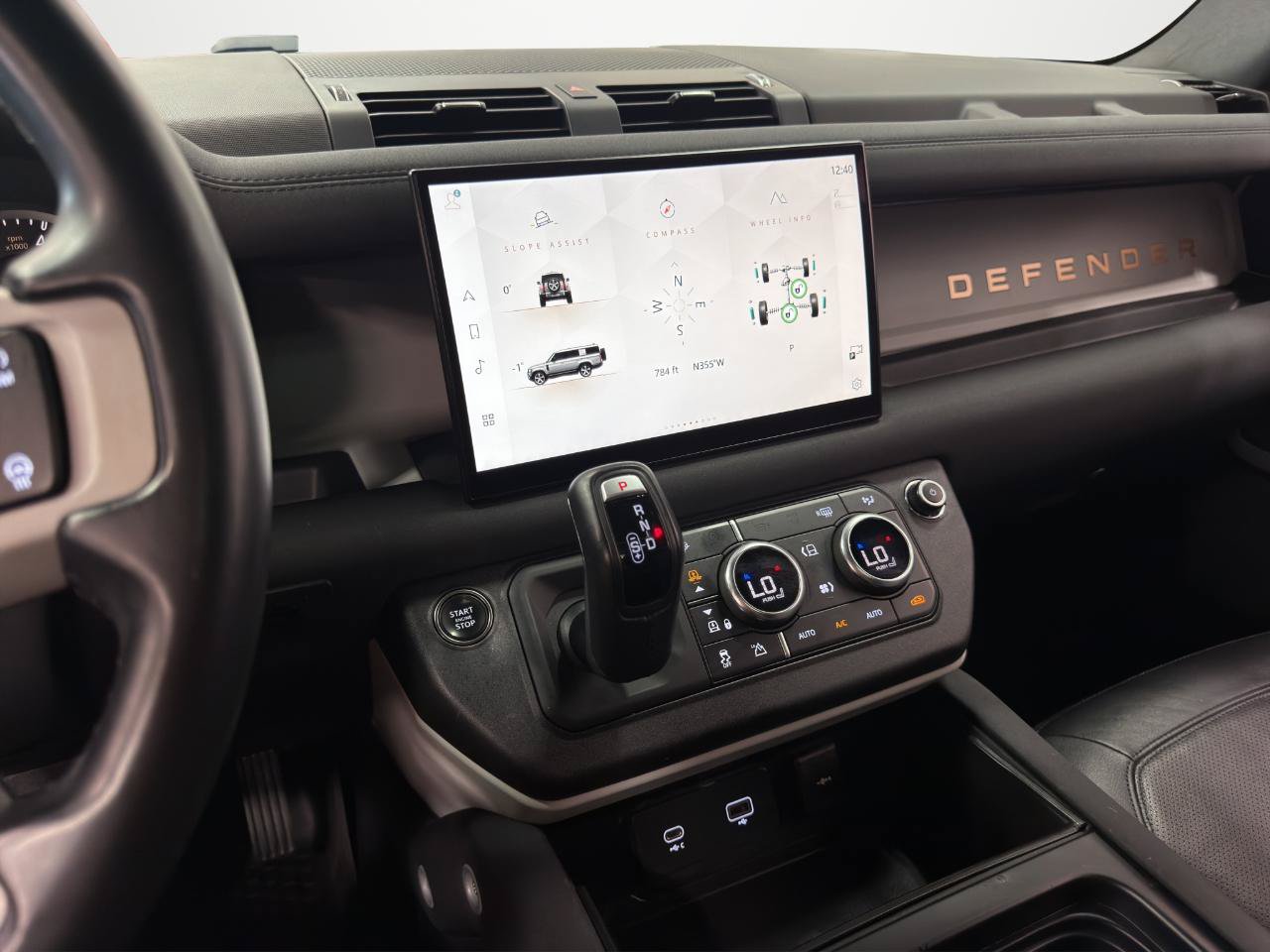 Used 2023 Land Rover Defender 130 SE AWD/4WD image 19
