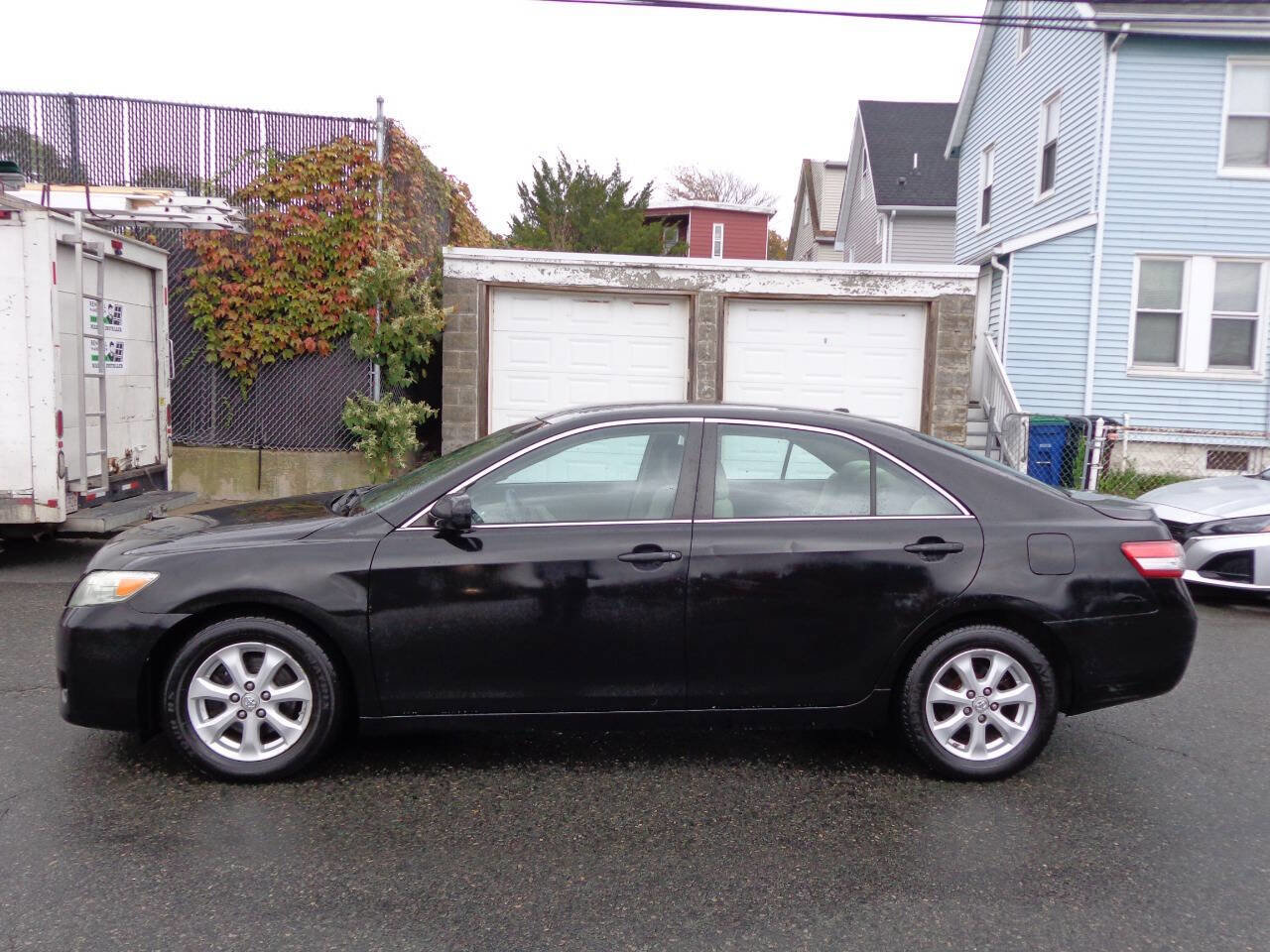 Used 2011 Toyota Camry LE image 6