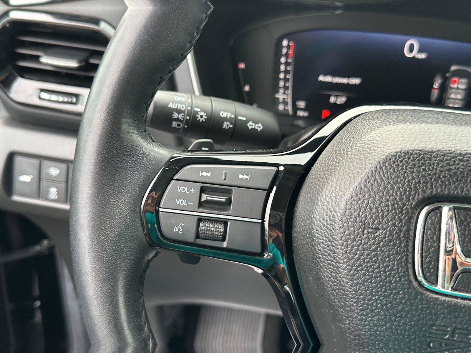 Certified 2025 Honda Pilot Elite image 21