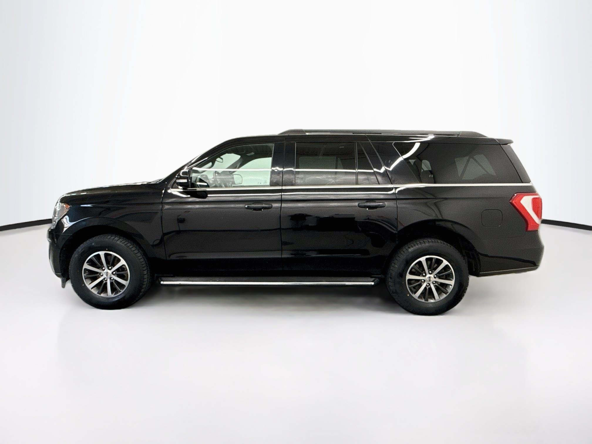 Used 2020 Ford Expedition Max XLT w/ Equipment Group 202A RWD image 4