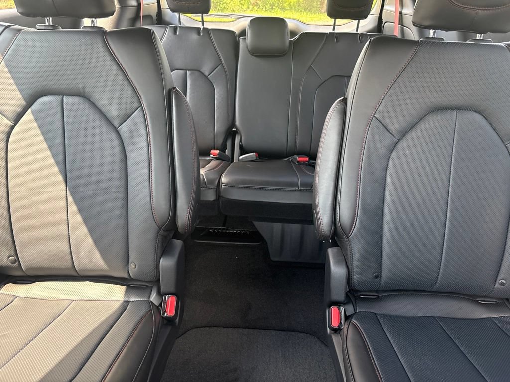 New 2027 Chrysler Pacifica Select FWD image 24