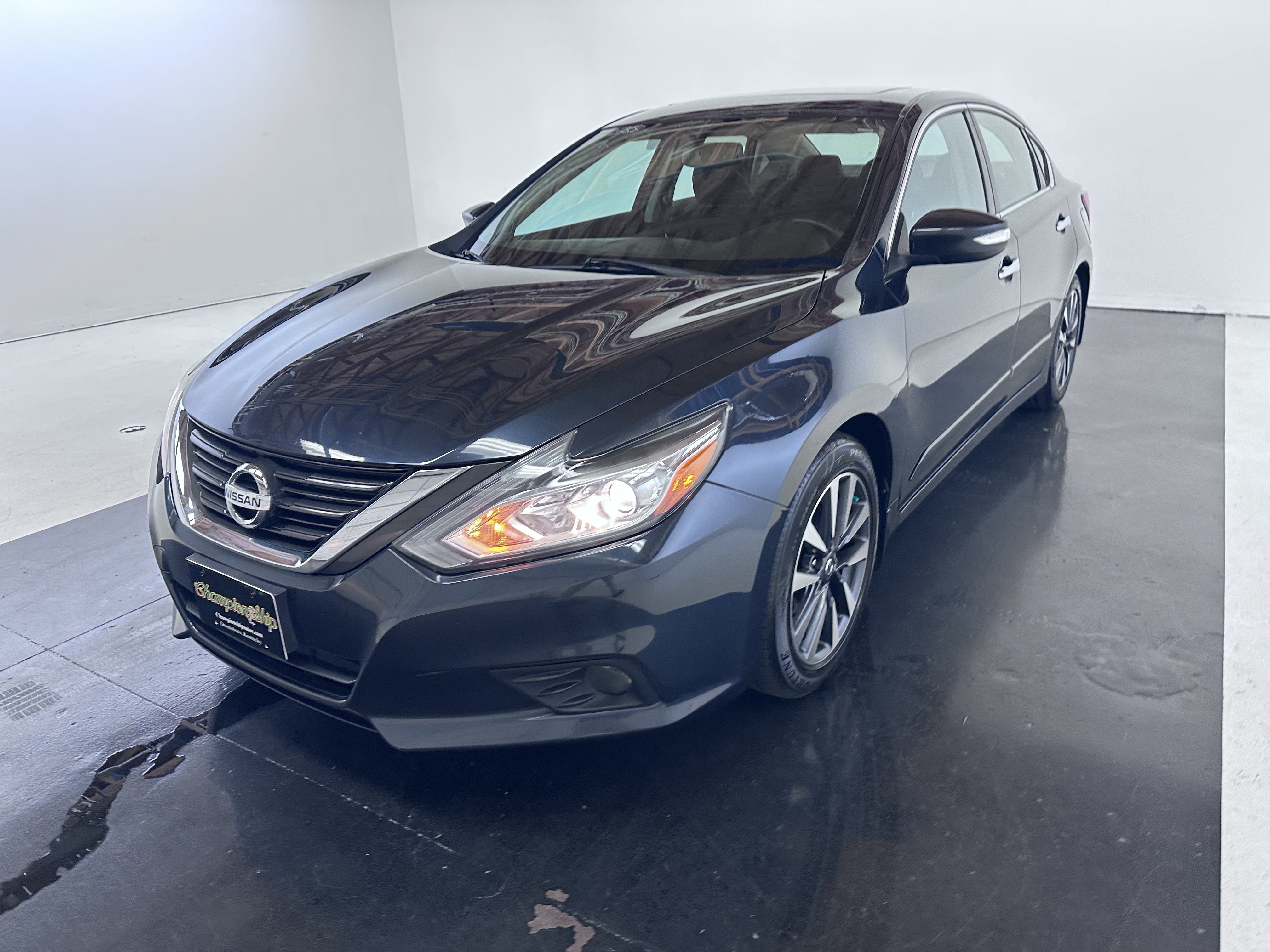 Used 2016 Nissan Altima 2.5 SV w/ Convenience Package FWD image 5