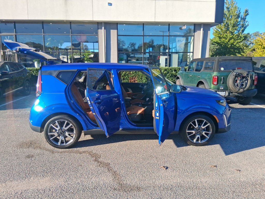 Certified 2024 Kia Soul EX w/ EX Designer Package FWD image 22