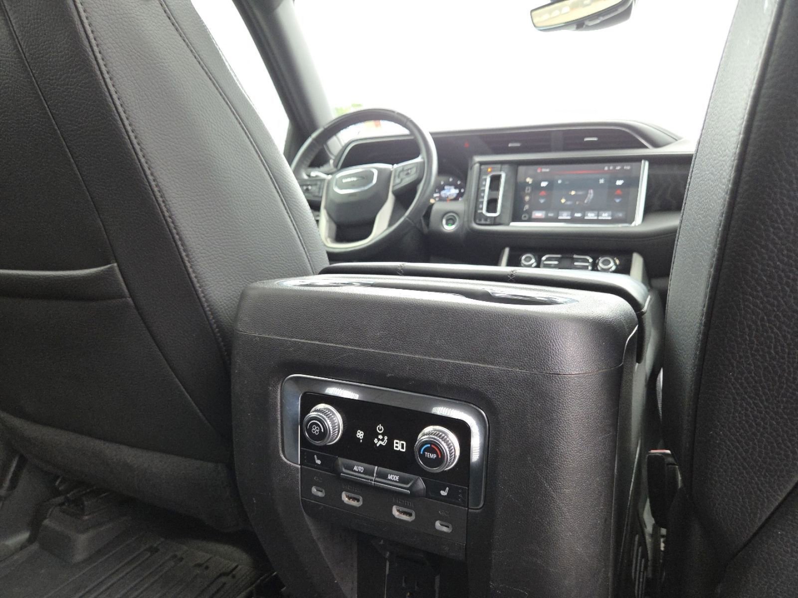 Used 2023 GMC Yukon XL Denali w/ Denali Reserve Package image 28