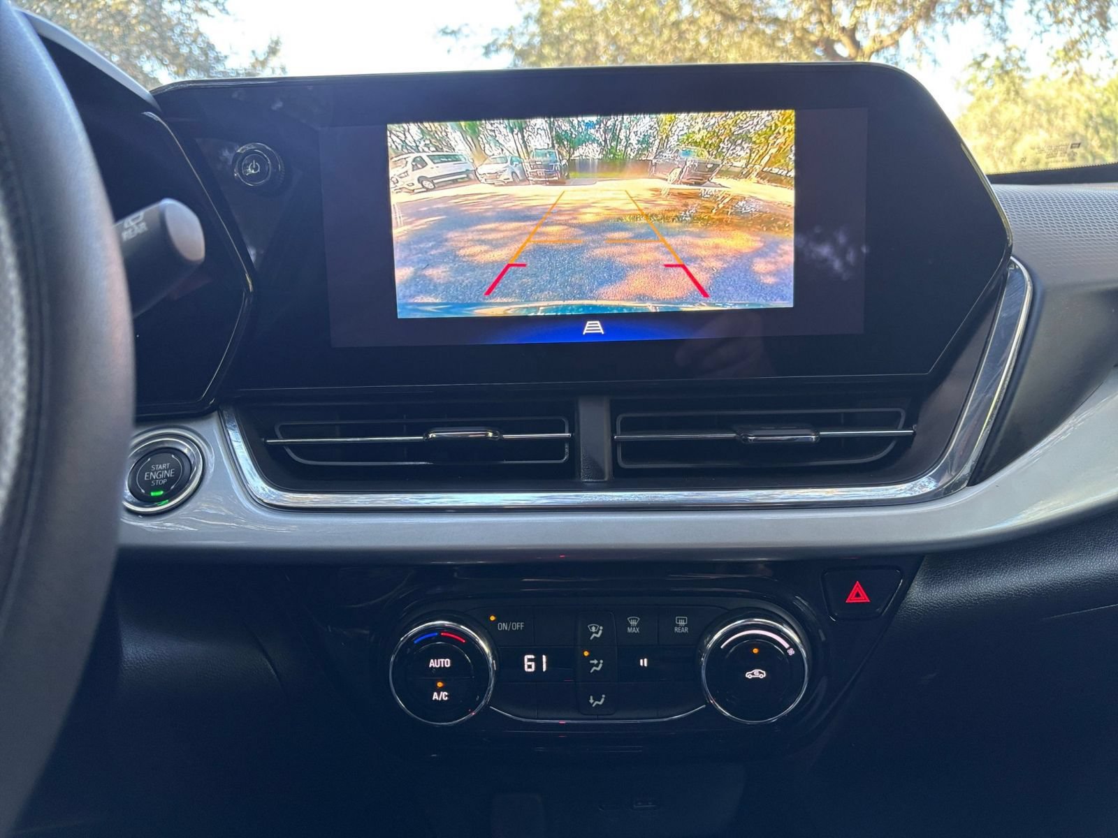 Used 2025 Chevrolet Trax LT FWD image 16