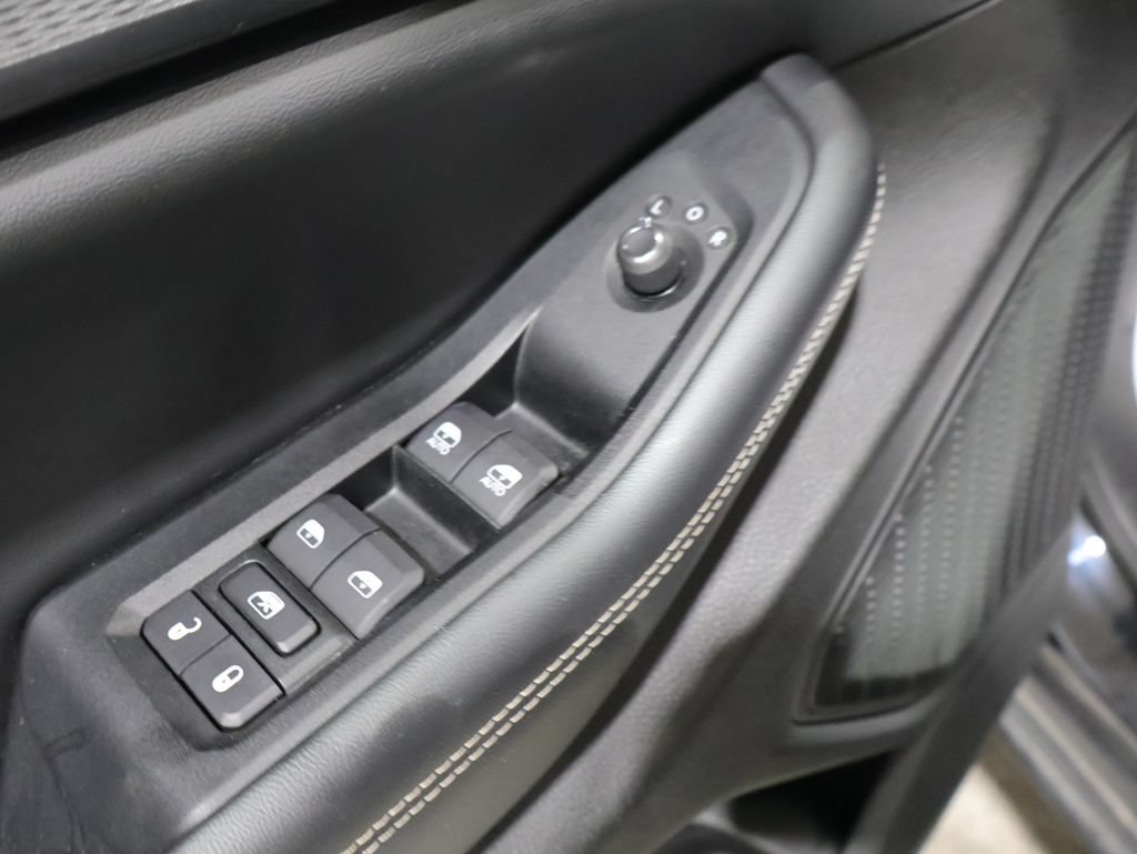 Used 2023 Jeep Grand Cherokee Altitude AWD/4WD image 14